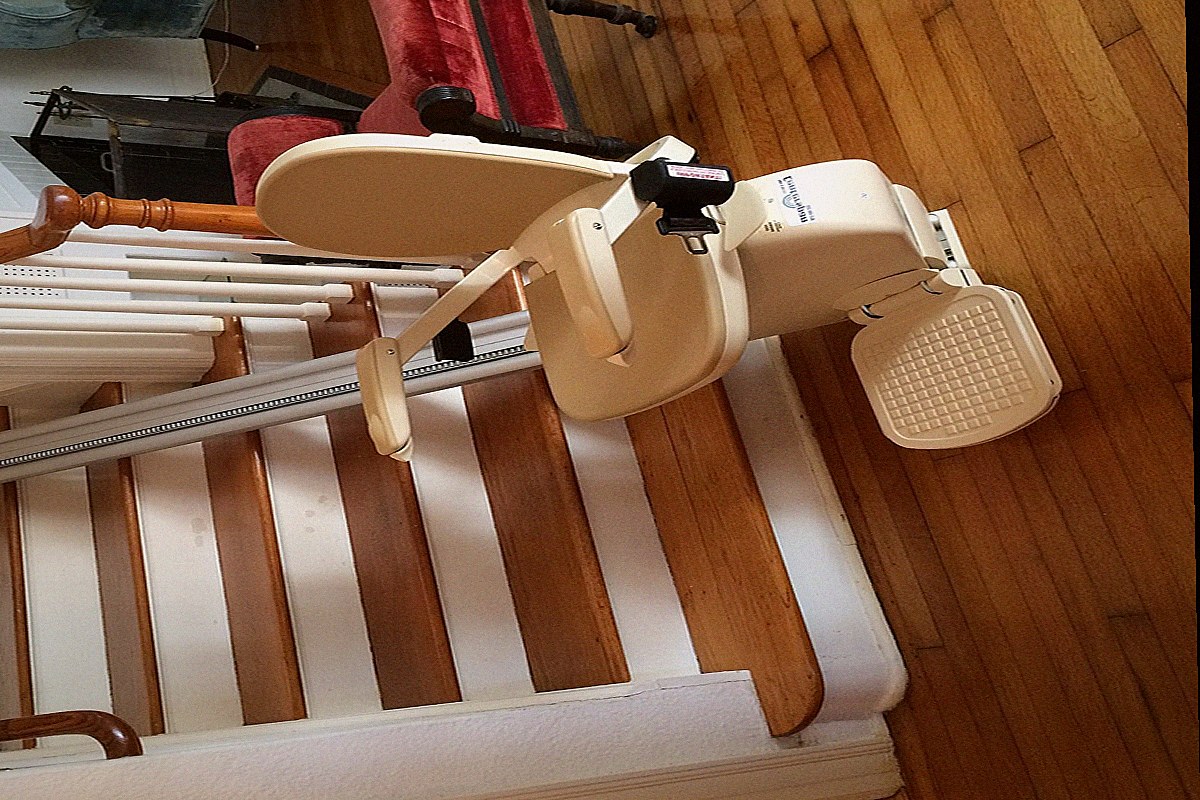 Monte escalier Denain — photo installation