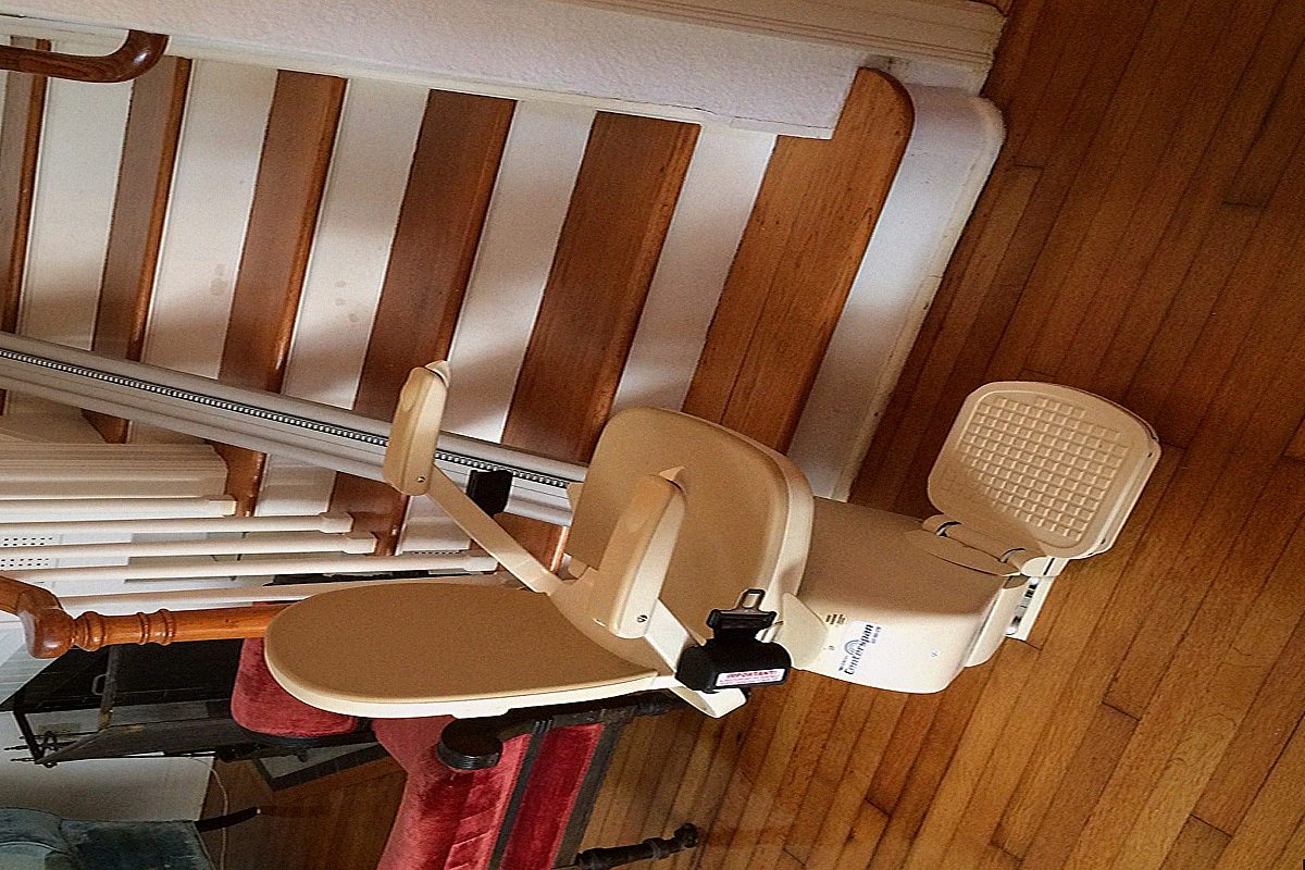 Monte escalier Allier — photo installation