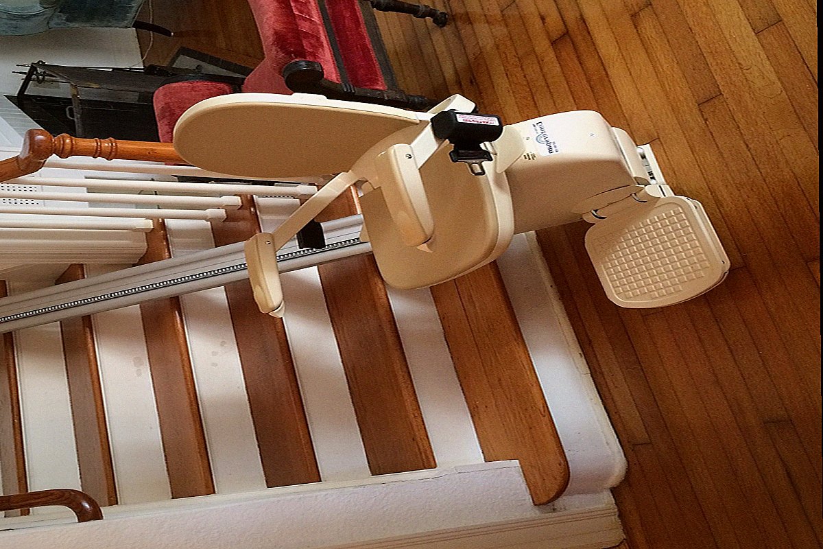 Monte escalier Croix — photo installation