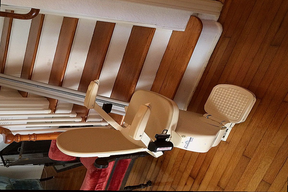 Monte escalier Mérignac — photo installation