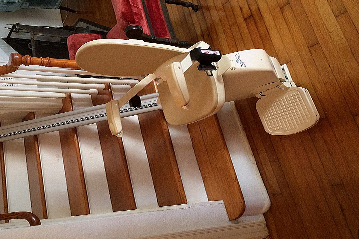 Monte escalier Pontault-Combault — photo installation