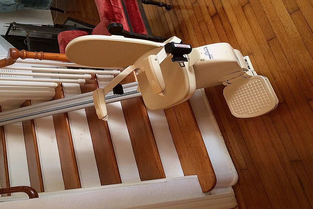 Monte escalier Gujan-Mestras — photo installation