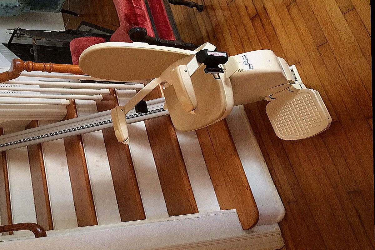 Monte escalier Hérouville-Saint-Clair — photo installation