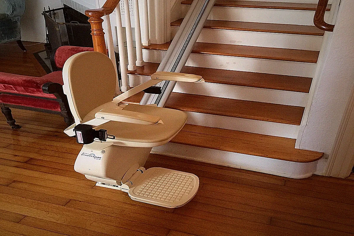 Monte escalier Ris-Orangis — photo installation