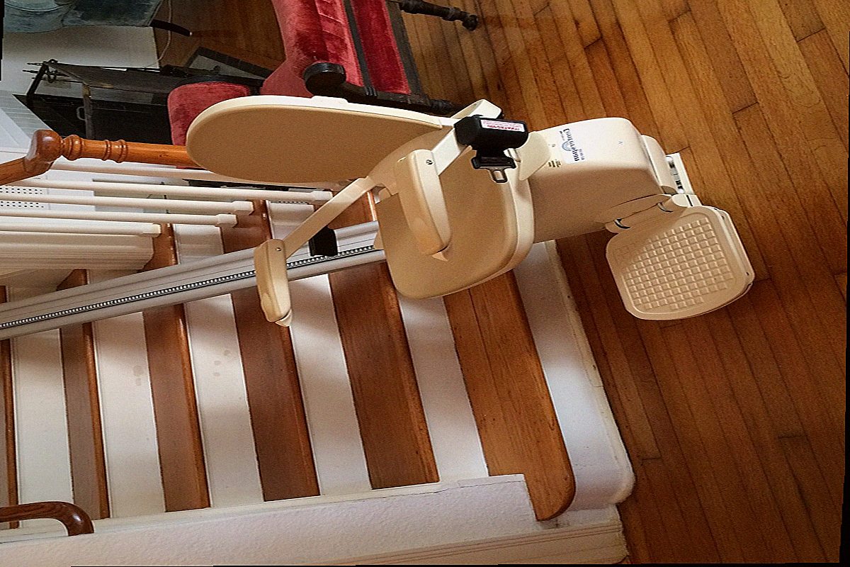 Monte escalier Le Plessis-Trévise — photo installation